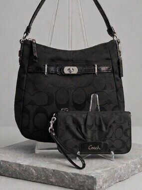 Coach Y2K Black Signature C Set - Chelsea Ashlyn & Matching Wristlet Bundle